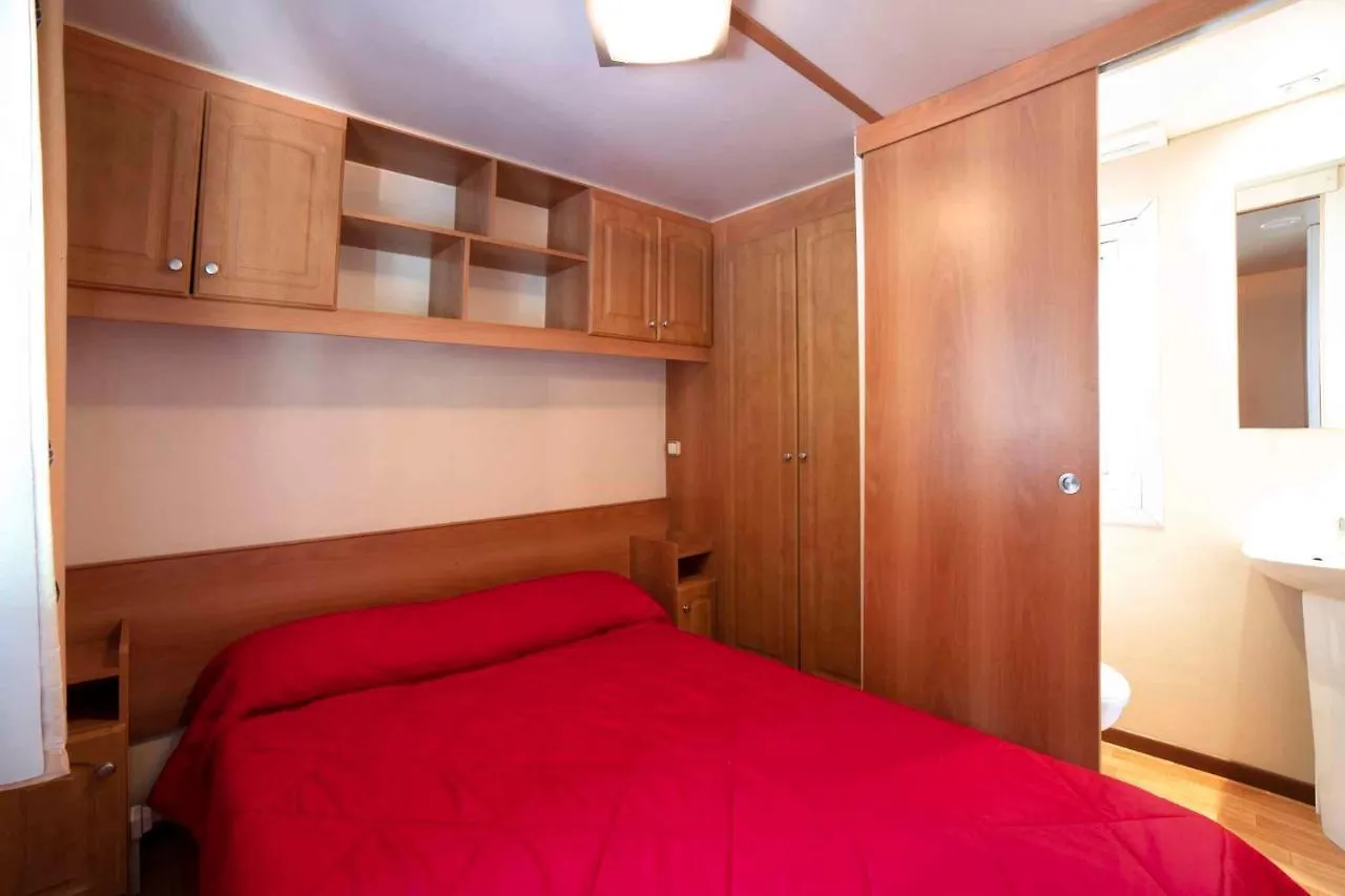 Mobilehomes In Pieve Vecchia - Norditalienische Seen 22044 Manerba del Garda Italy