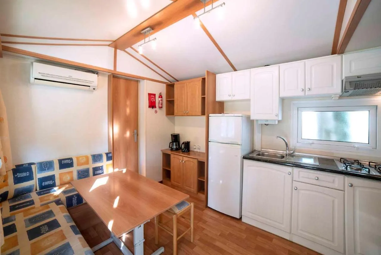 Mobilehomes In Pieve Vecchia - Norditalienische Seen 22044 Manerba del Garda Italy